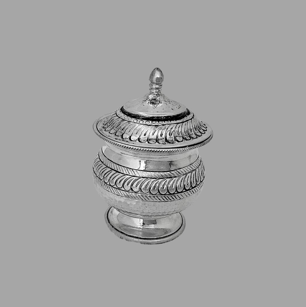 https://www.jewelnidhi.com/img/1609919572AQ PAADHAM POT MODEL.jpeg